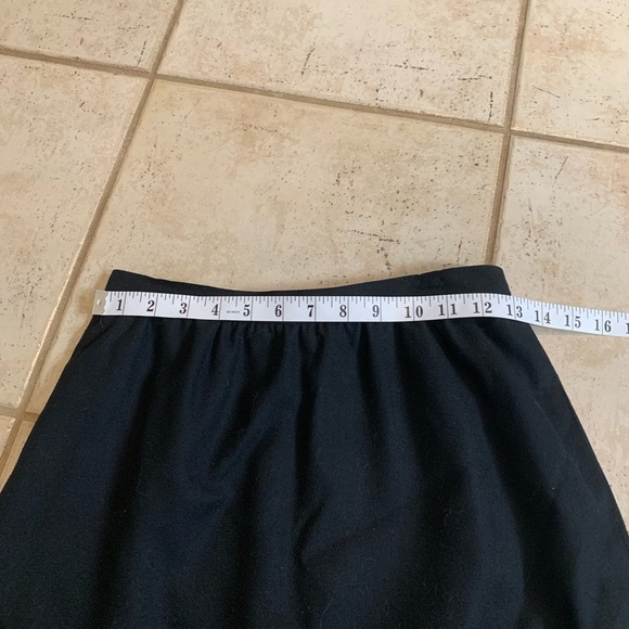 Vintage 70s/80s Black 100% Wool Midi Skirt A-Line Made in Taiwan, Size 6/7 - Picture 4 of 6